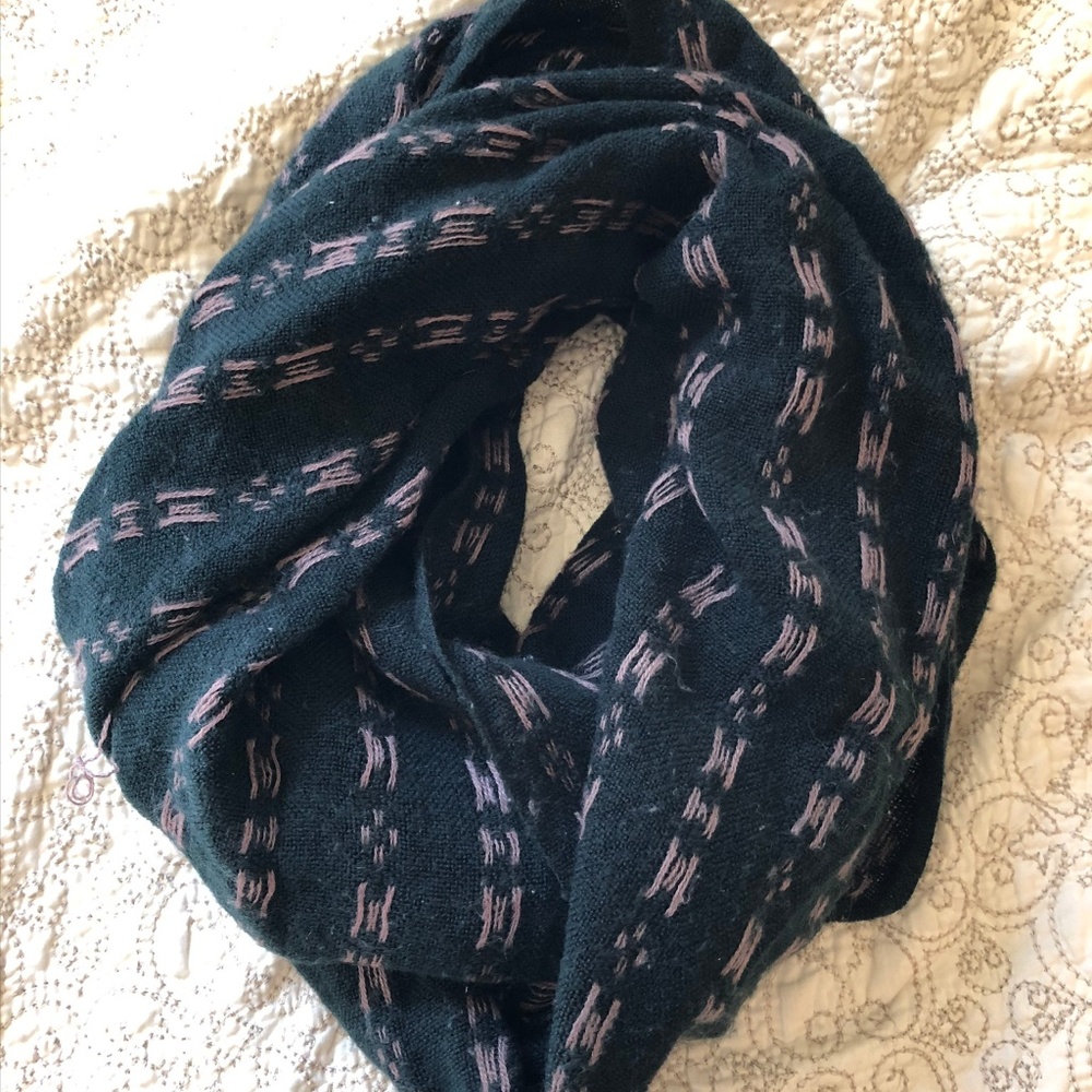 Navy Blue / Mauve Pattern Infinity Scarf - Picture 2 of 3